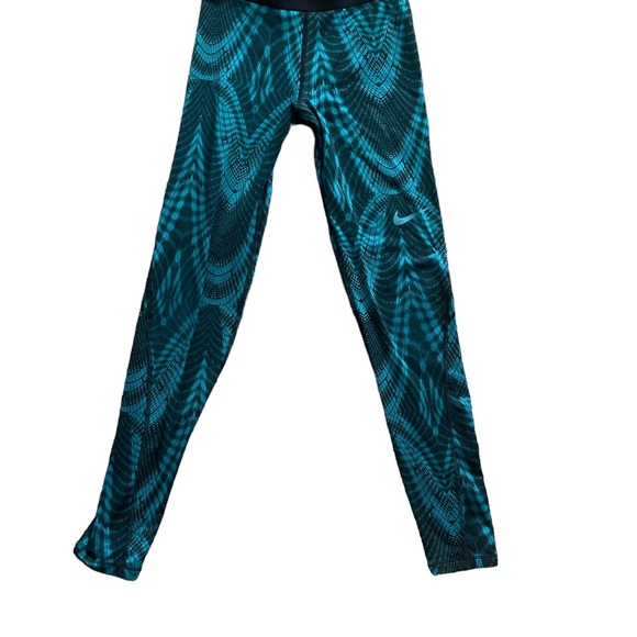 Nike pro size small - Picture 5 of 10